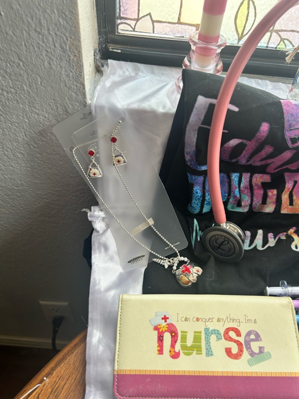 15 Piece Nurses Gift Set - Picture 2 of 7